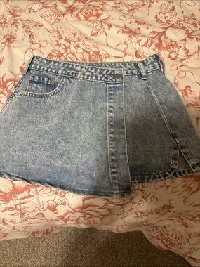 SHEIN Light Blue Denim Skirt with Washed Finish